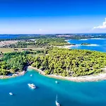Centinera - Happy Villa Pula